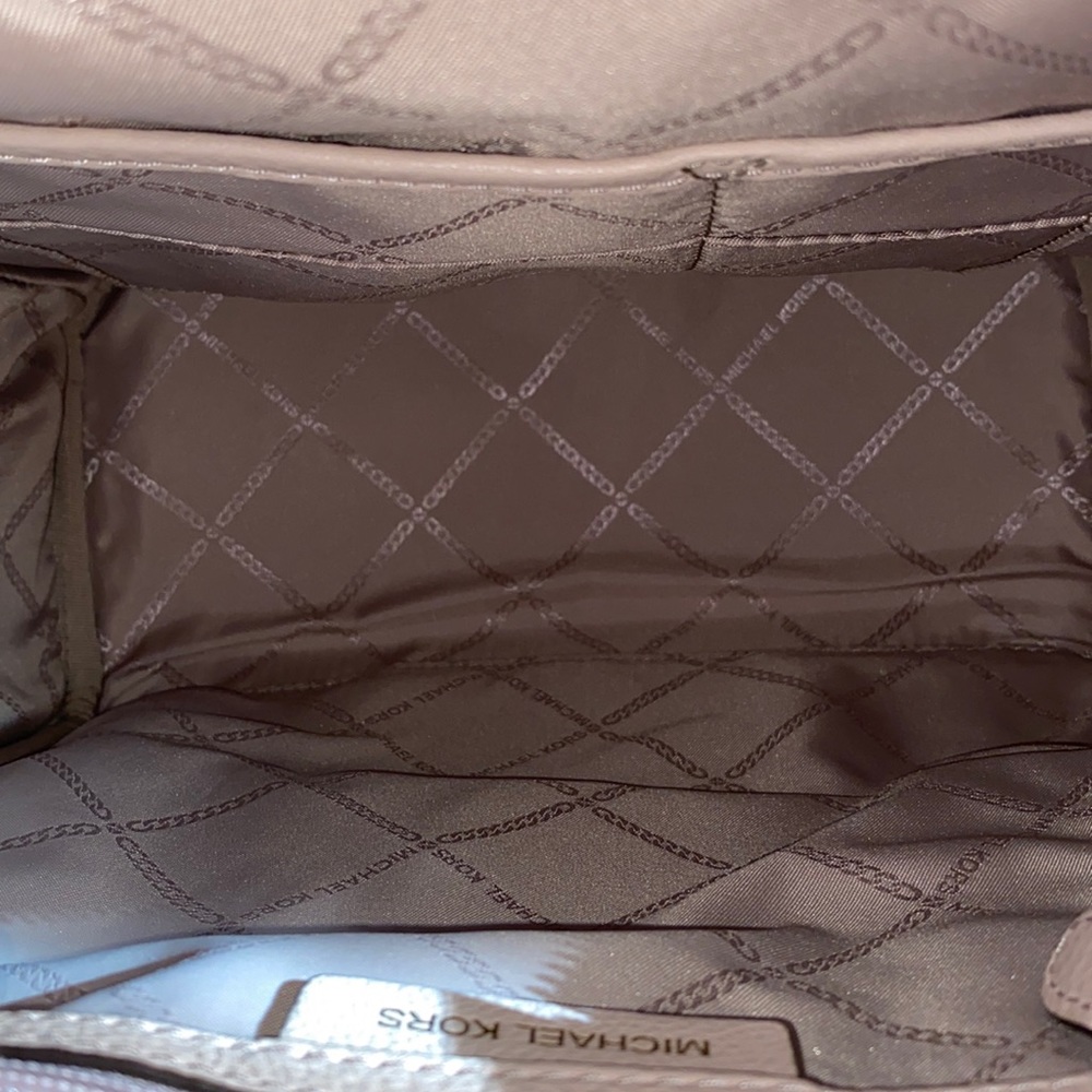 Michael Kors RHEA ZIP Backpack - Picture 4 of 6